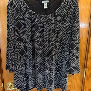 Catherines Black & White Geometric Scoop Neck Top